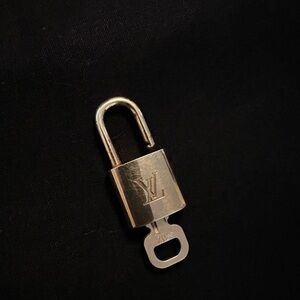 Louis Vuitton Luxurious Gold Lock and Key #312